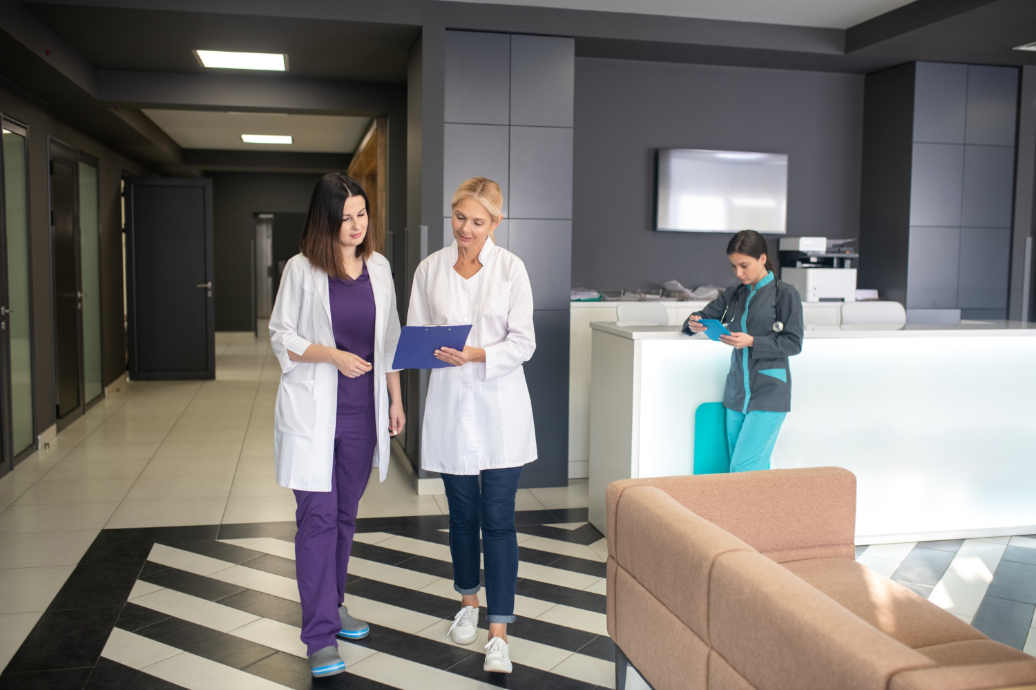 Clinic in Chaos? How Healthcare Providers Can Streamline Appointments, Billing & Records with Tech